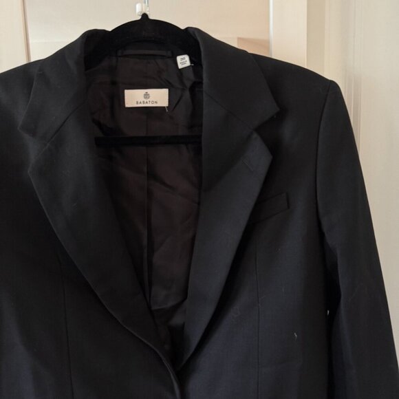 Babaton Oversized Blazer Size 2XS Color Black - Picture 2 of 5